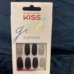 KISS Gel Fantasy Black and Glitter Nail Set